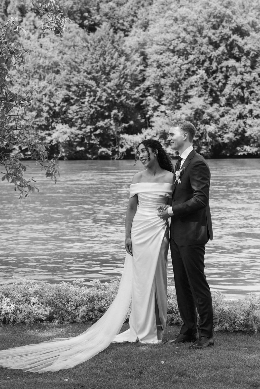 Wedding of Elisa and Dominik by the Rhine in Diessenhofen, Switzerland — photograph 32
