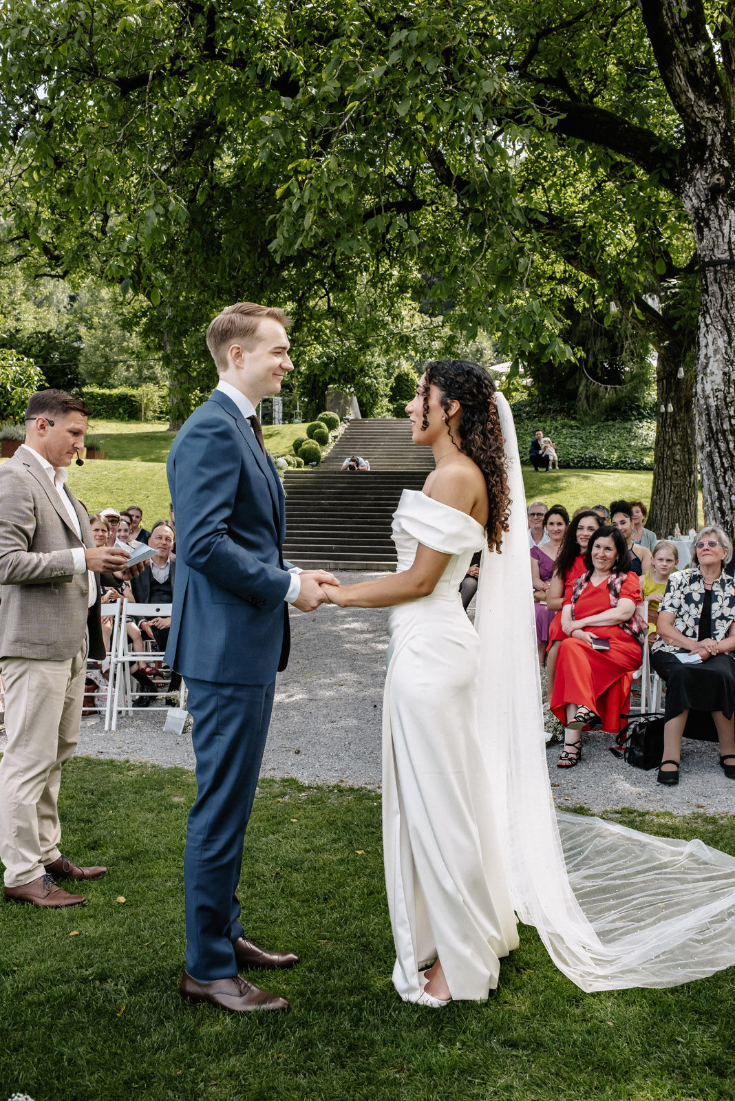 Wedding of Elisa and Dominik by the Rhine in Diessenhofen, Switzerland — photograph 38