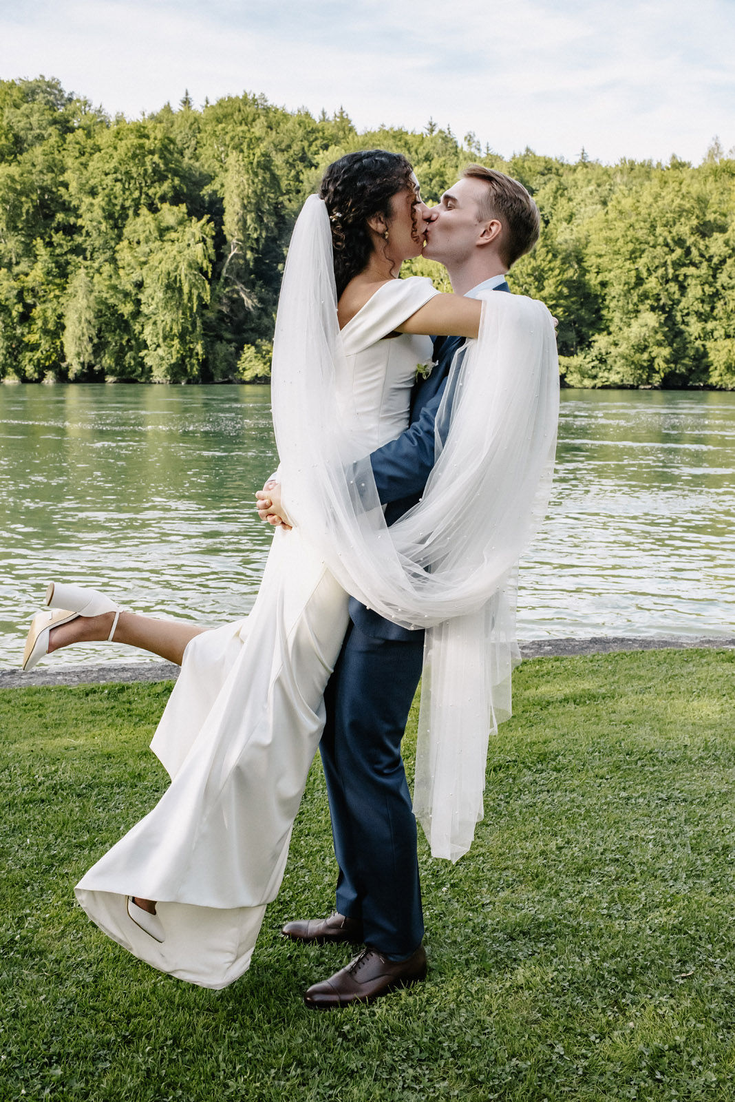 Wedding of Elisa and Dominik by the Rhine in Diessenhofen, Switzerland — photograph 49
