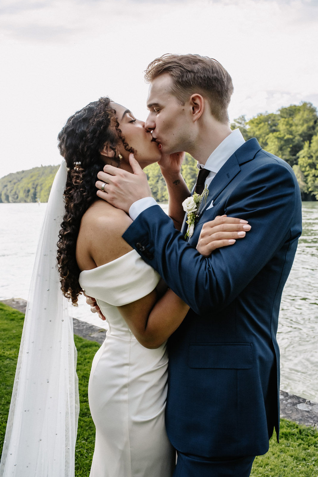 Wedding of Elisa and Dominik by the Rhine in Diessenhofen, Switzerland — photograph 53