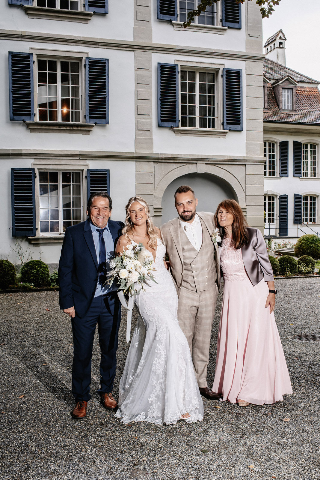 Wedding of Leonie and Robin at Schloss Hünigen, Switzerland — photograph 13
