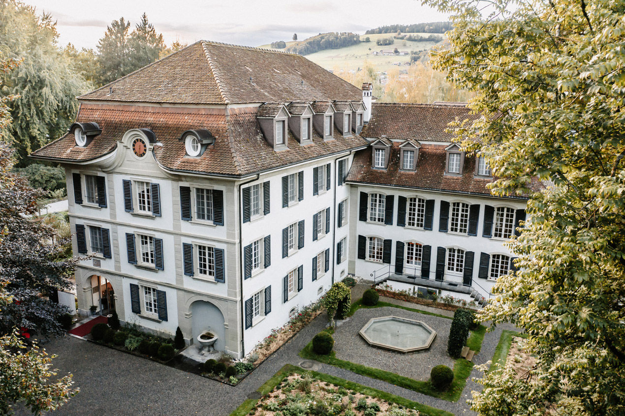 Wedding of Leonie and Robin at Schloss Hünigen, Switzerland — photograph 24