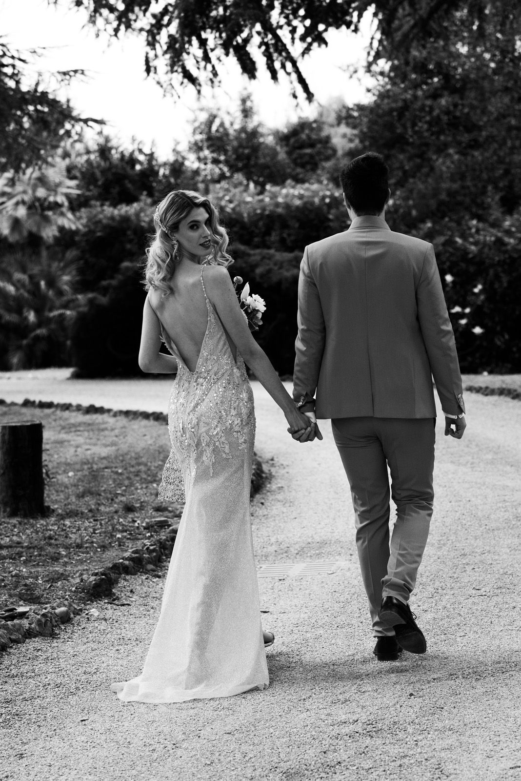 Black-and-white wedding of Nicole and Flavio at Villa Malliana near Lake Como