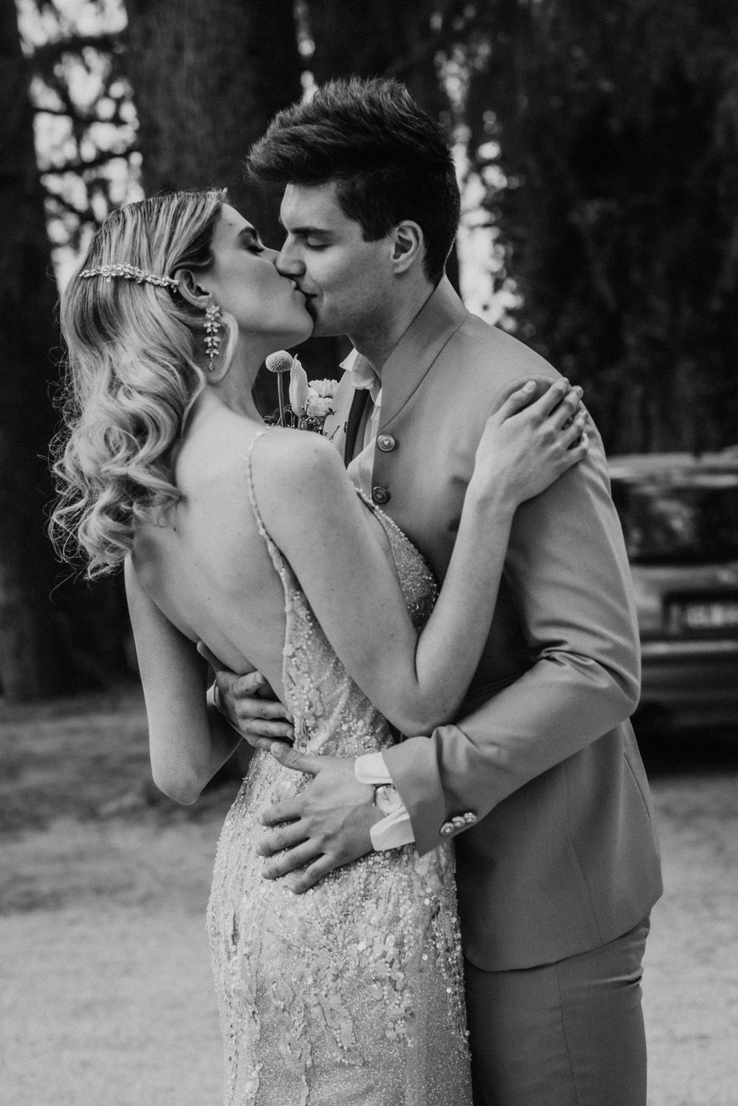 Black-and-white wedding of Nicole and Flavio at Villa Malliana near Lake Como — photograph 6