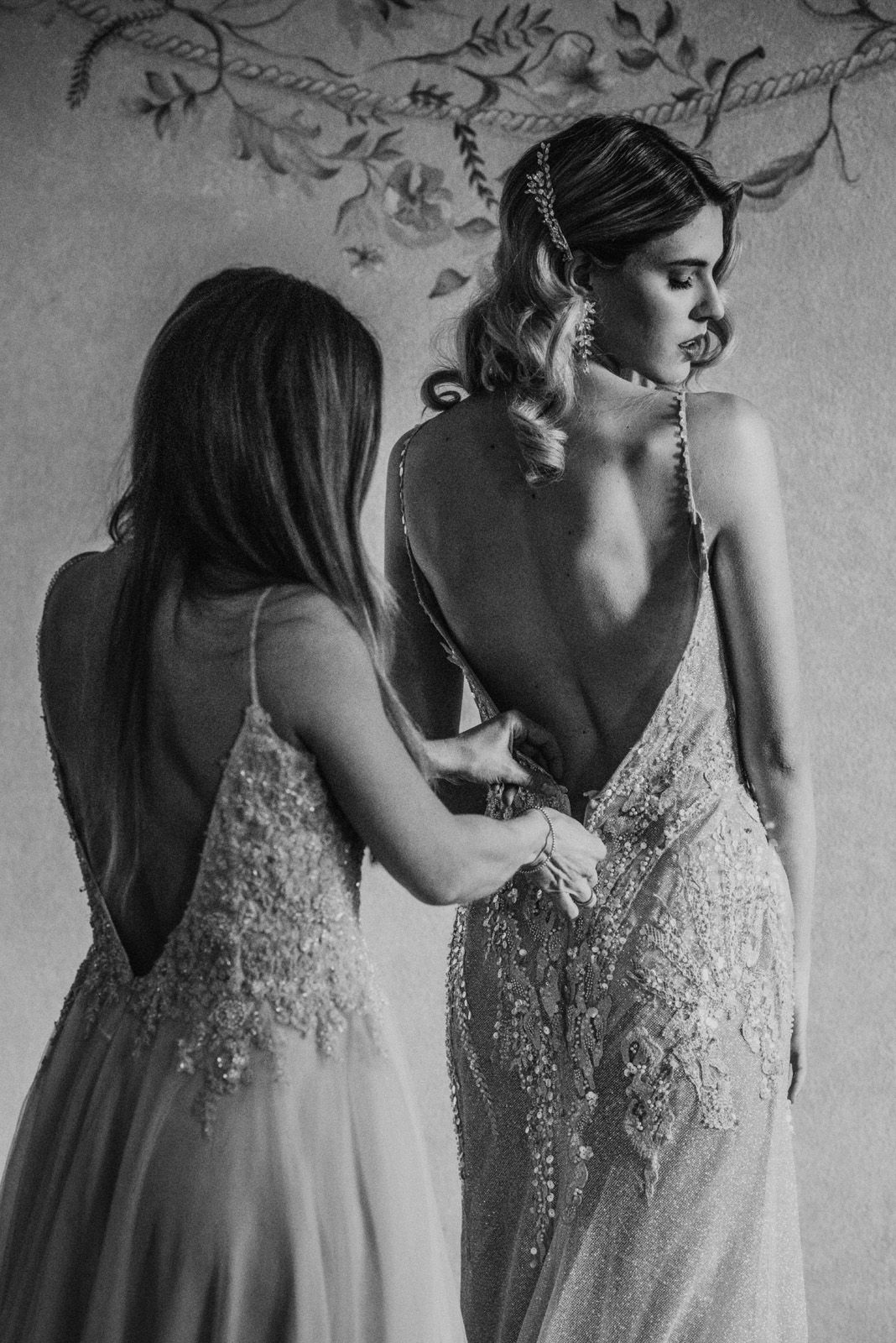 Black-and-white wedding of Nicole and Flavio at Villa Malliana near Lake Como — photograph 12