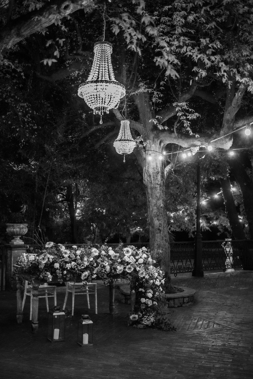 Black-and-white wedding of Nicole and Flavio at Villa Malliana near Lake Como — photograph 13