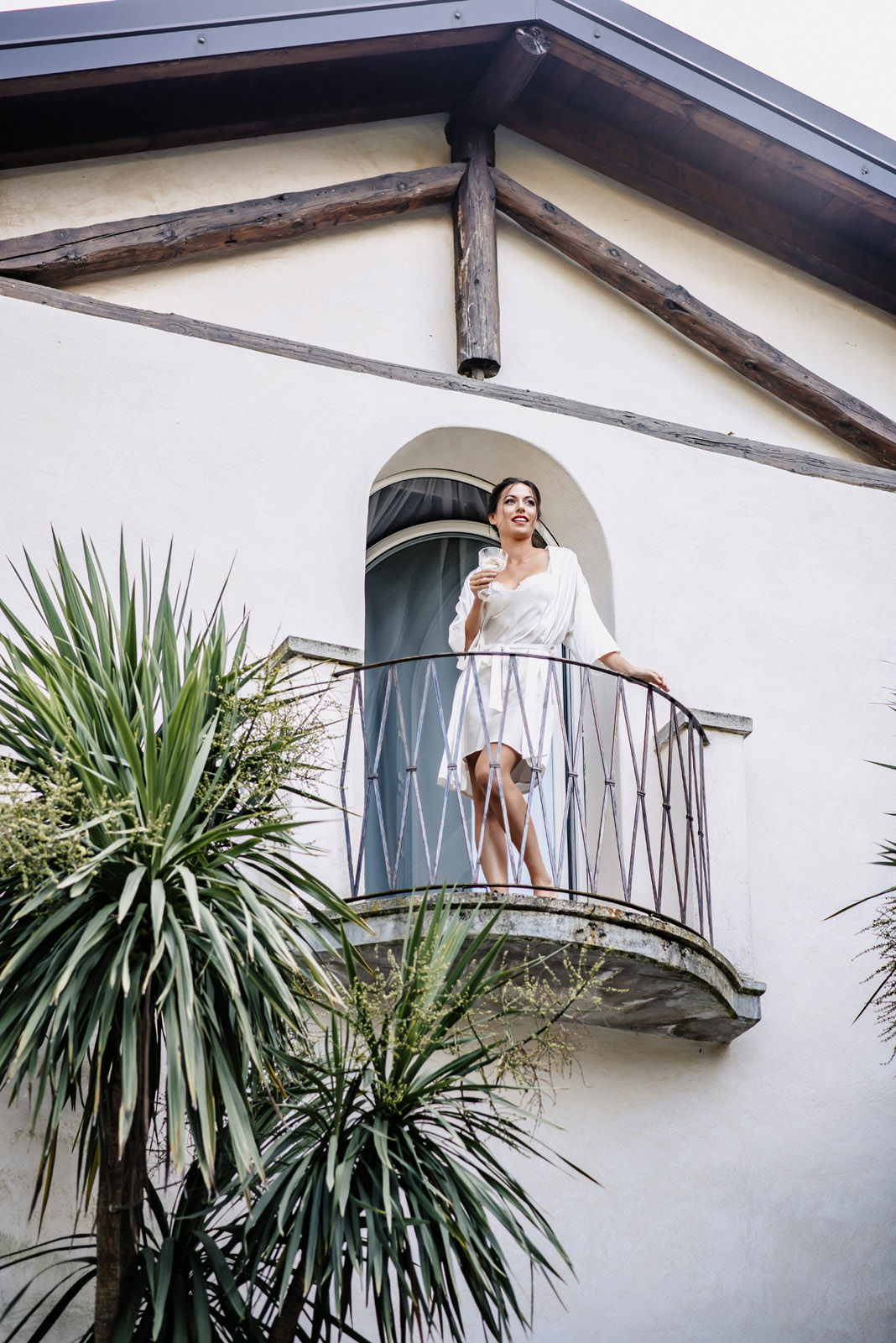 Intimate wedding of Valentina and Jordi in a lemon garden near Lake Garda — photograph 8