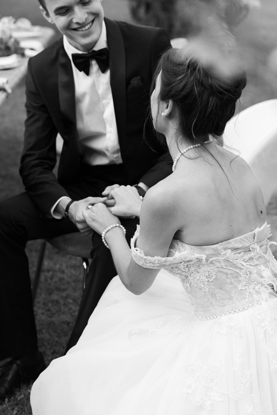 Intimate wedding of Valentina and Jordi in a lemon garden near Lake Garda — photograph 17