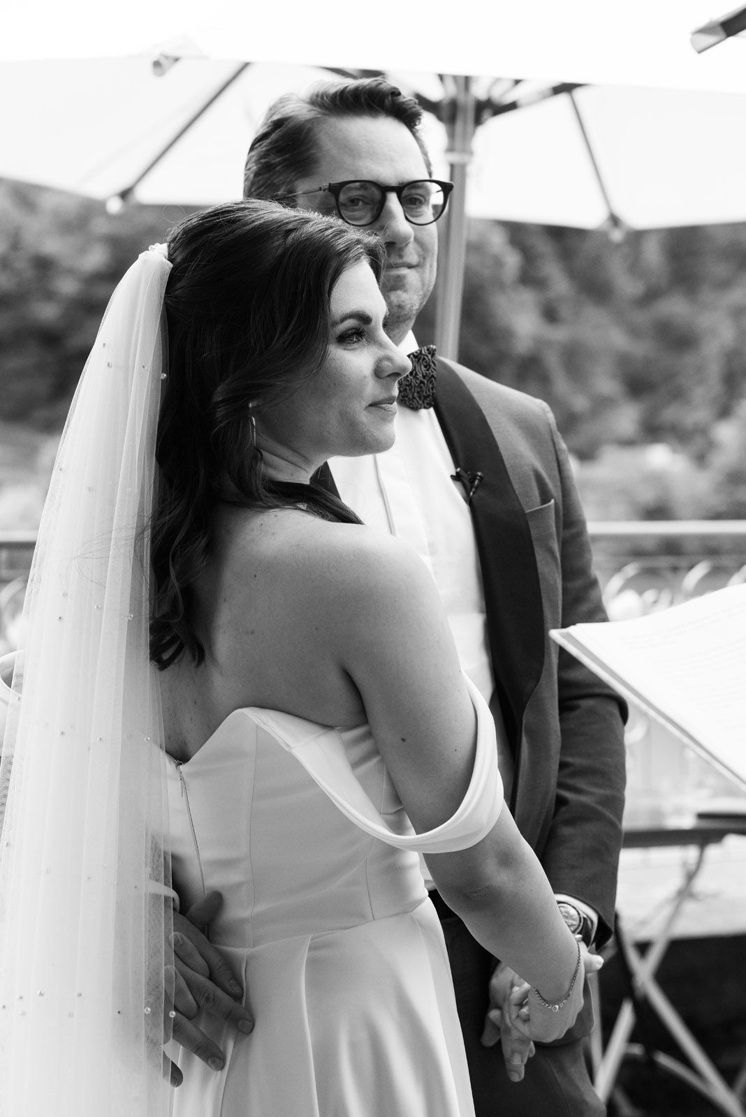Vineyard wedding at the Mosel in warm evening light — photograph 14