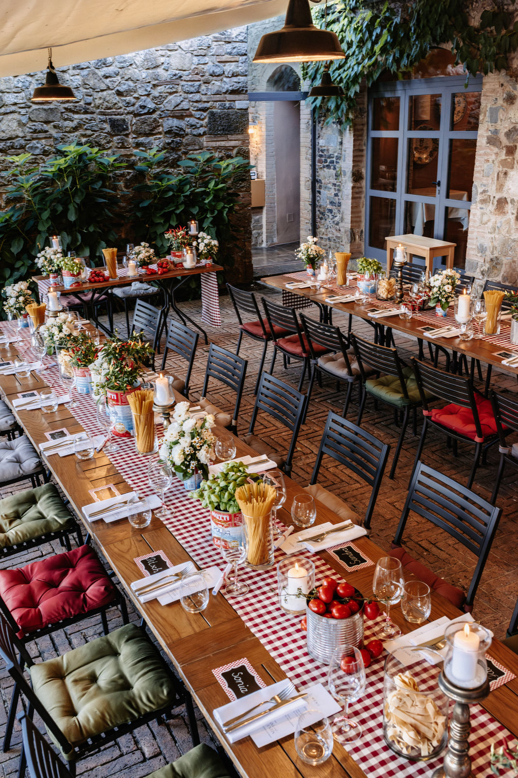Three-day destination wedding of Fanni and Valentin in Tuscany, Italy — photograph 6