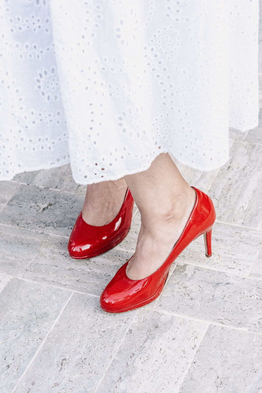 Three-day destination wedding of Fanni and Valentin in Tuscany, Italy — photograph 13