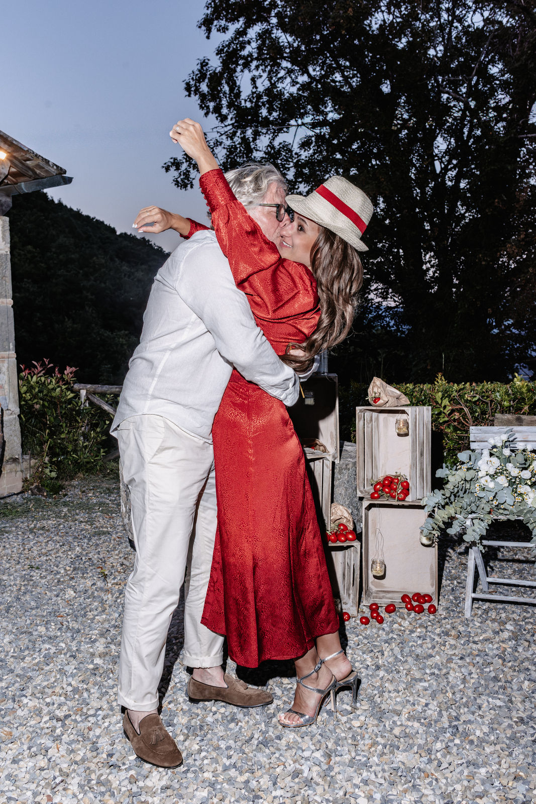 Three-day destination wedding of Fanni and Valentin in Tuscany, Italy — photograph 21