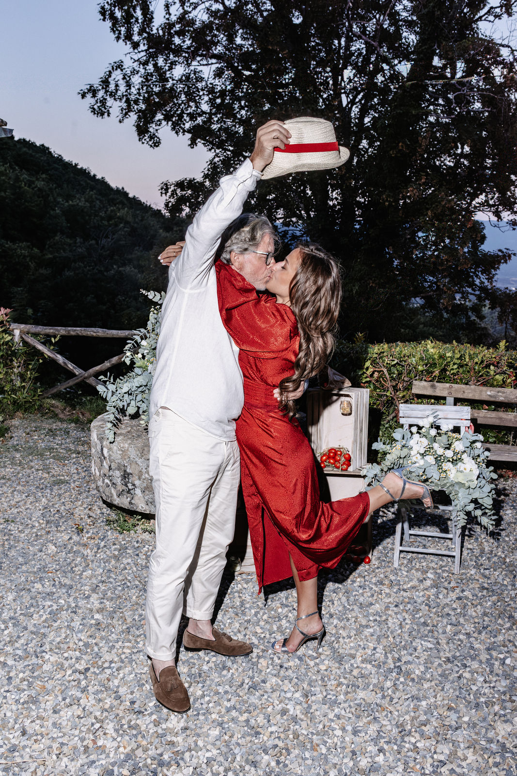 Three-day destination wedding of Fanni and Valentin in Tuscany, Italy — photograph 22