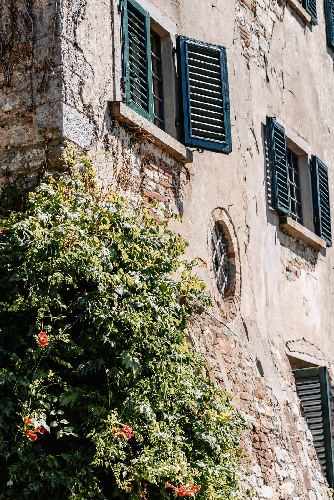 Three-day destination wedding of Fanni and Valentin in Tuscany, Italy — photograph 32
