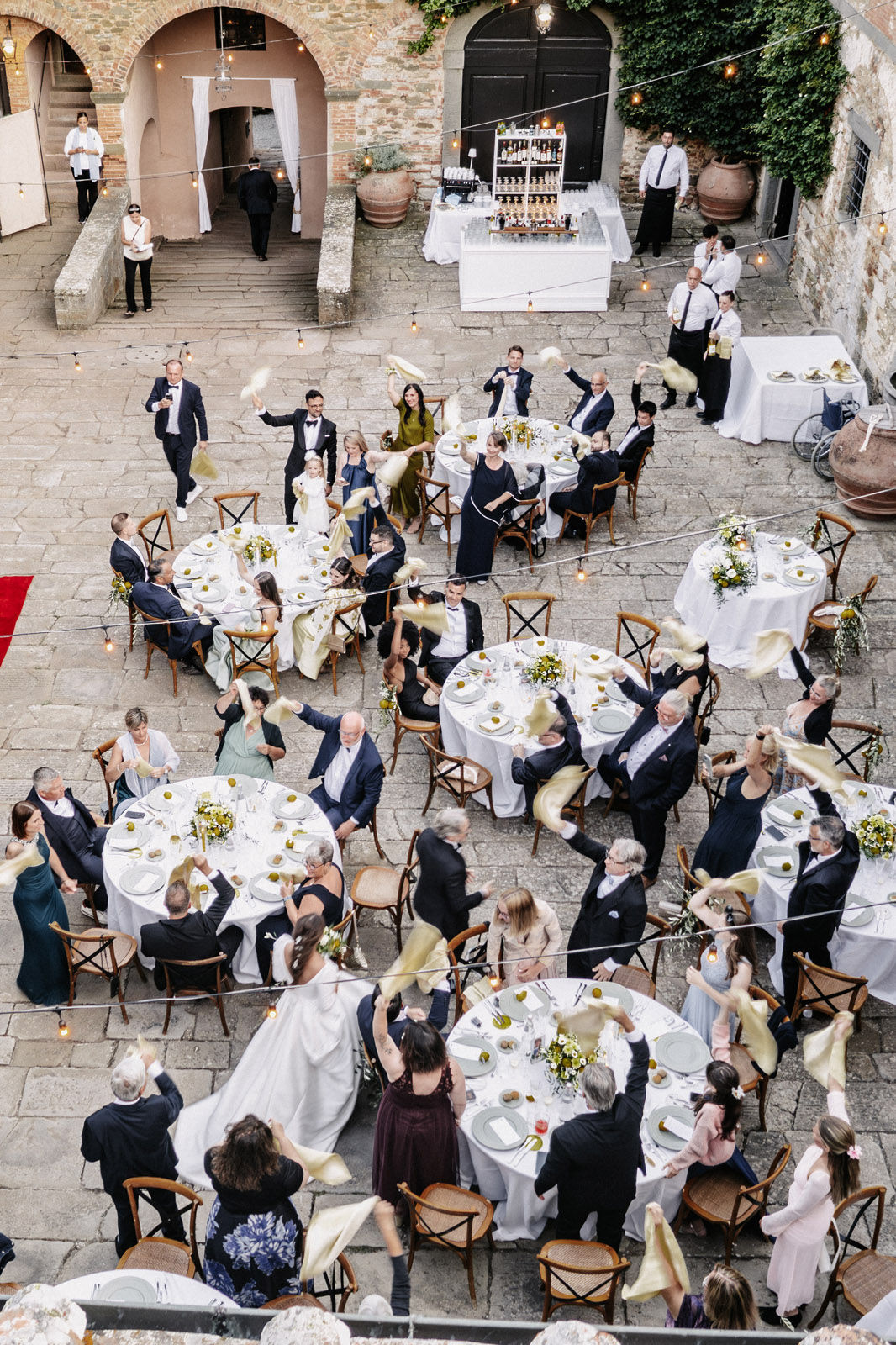 Three-day destination wedding of Fanni and Valentin in Tuscany, Italy — photograph 40