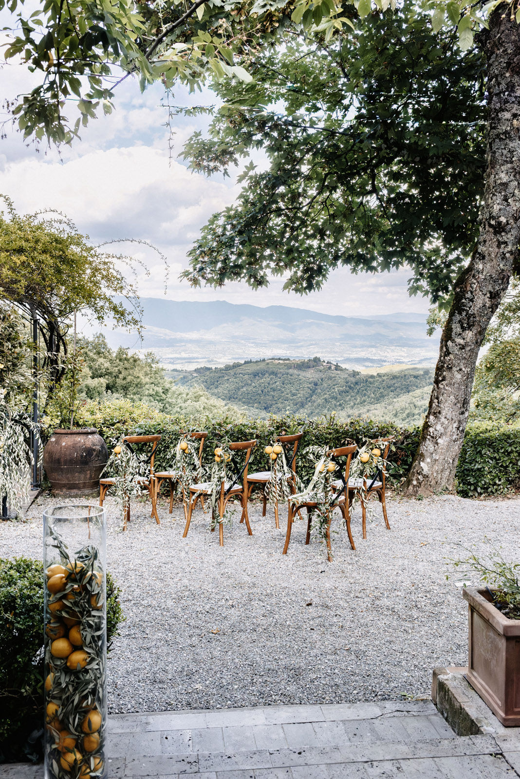 Three-day destination wedding of Fanni and Valentin in Tuscany, Italy — photograph 47