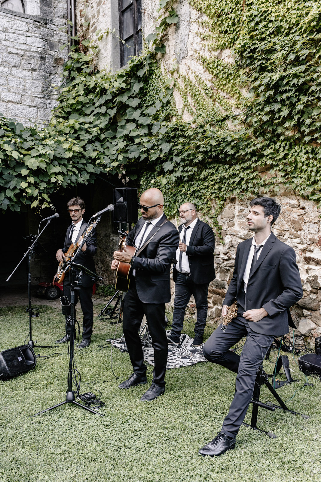 Three-day destination wedding of Fanni and Valentin in Tuscany, Italy — photograph 55