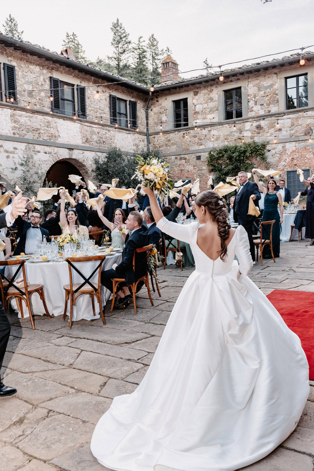 Three-day destination wedding of Fanni and Valentin in Tuscany, Italy — photograph 67