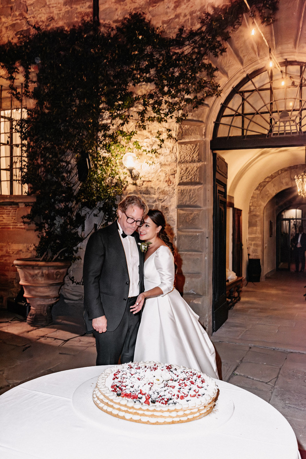 Three-day destination wedding of Fanni and Valentin in Tuscany, Italy — photograph 72