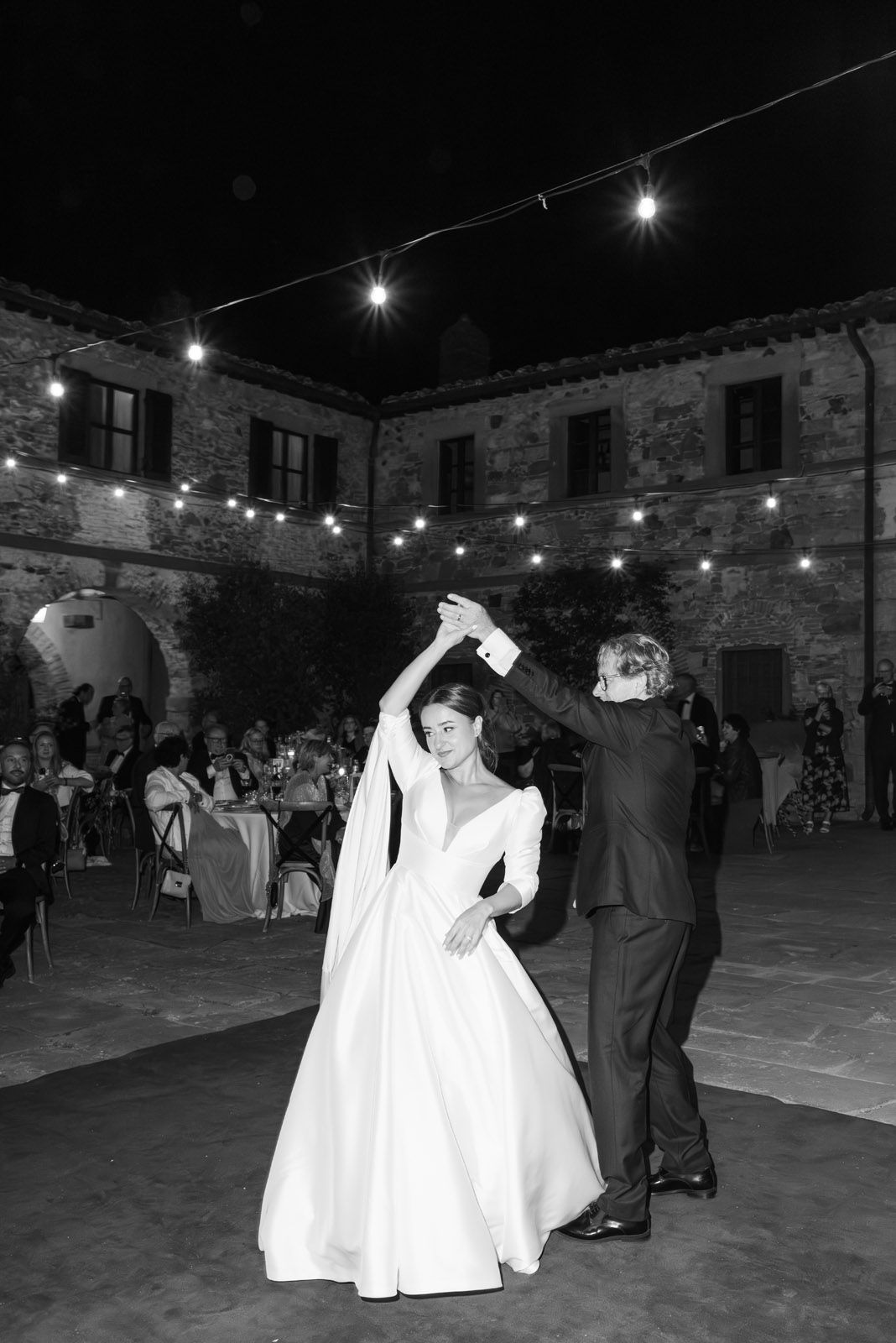 Three-day destination wedding of Fanni and Valentin in Tuscany, Italy — photograph 78